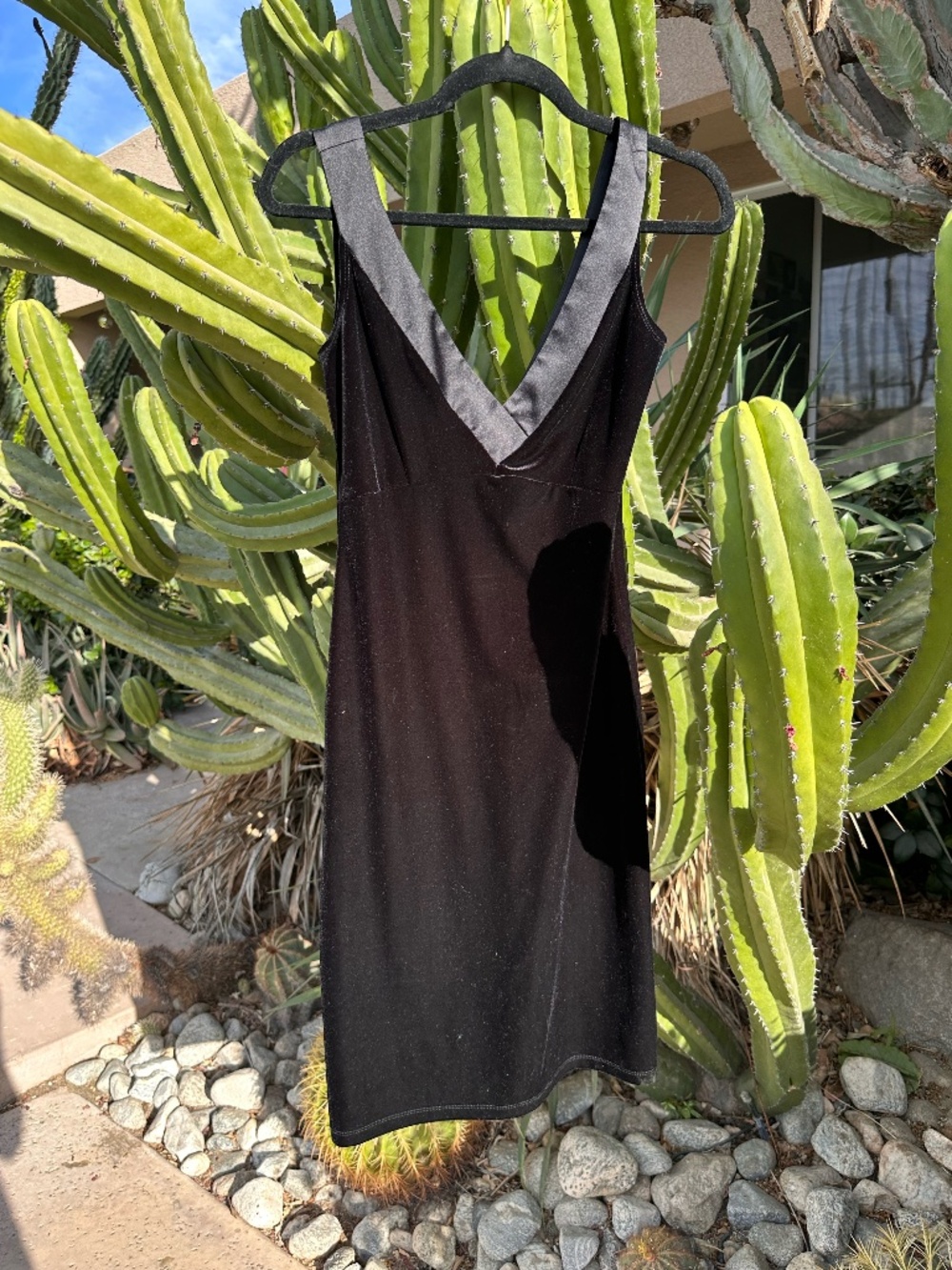 VINTAGE LITTLE BLACK DRESS